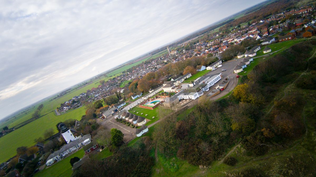 Photo taken with a Potensic Atom SE drone showing an uneven horizon due to side wind