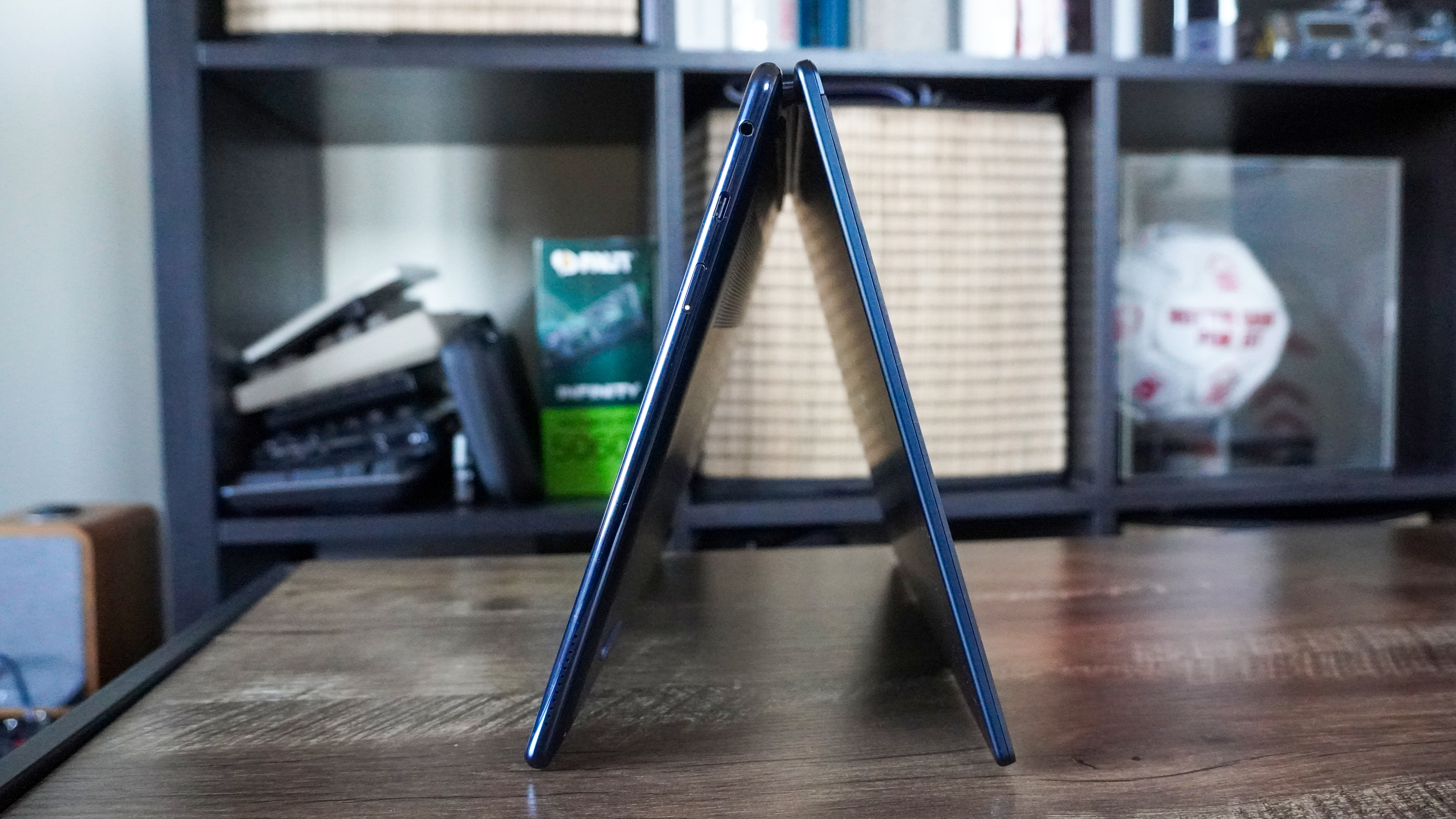 Lenovo Yoga 9i 2-in-1 Aura Edition