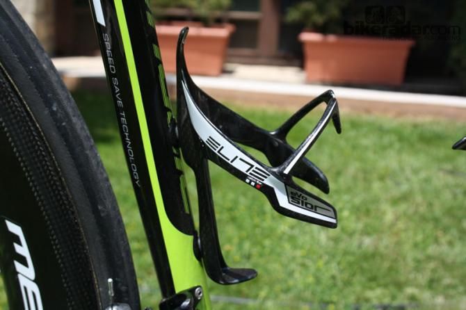 Robust - and light - Elite Sior Evo cages adorn the bike