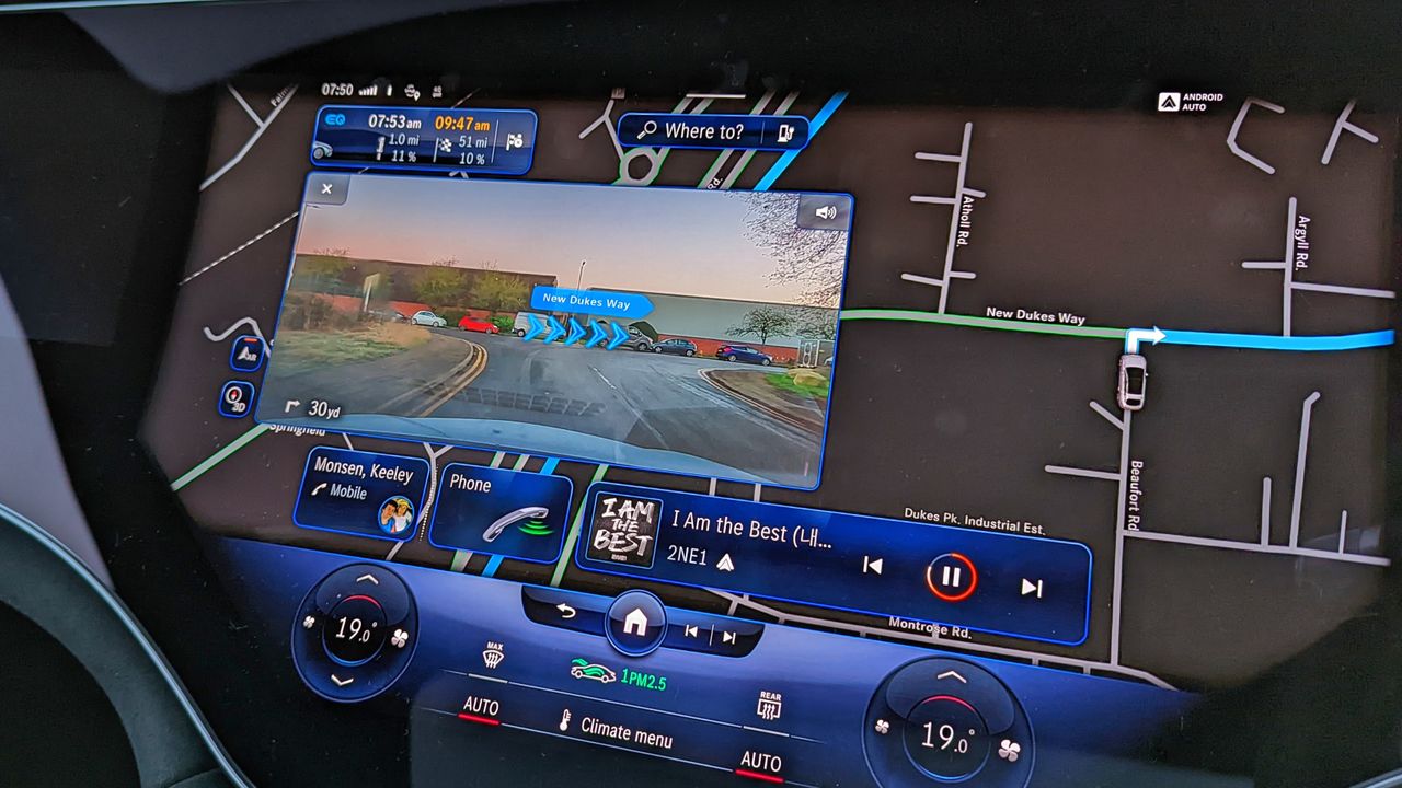 Close-up of the central display in the Mercedes EQS with AR navigation