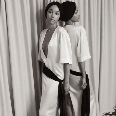 A model wearing the Atelier Jéa cummerbund.