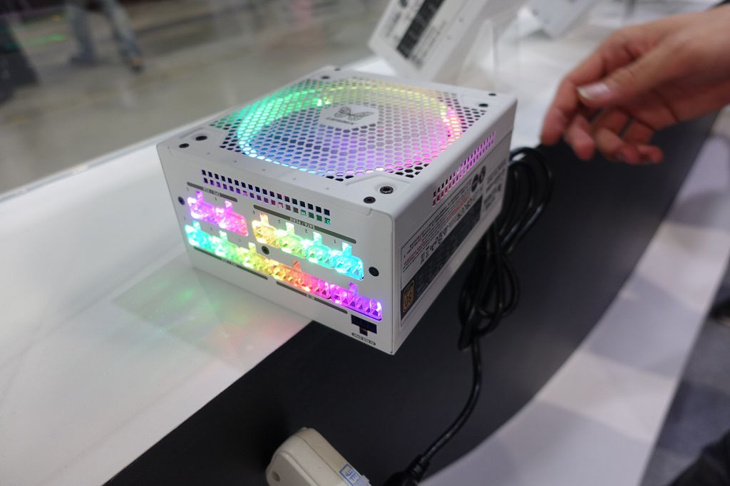 Super Flower Reveals a 2500W Power Supply | Tom's Hardware