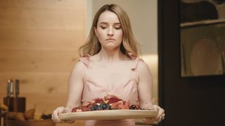 Kaitlyn Dever as Belle Gibson in "Apple Cider Vinegar" on Netflix