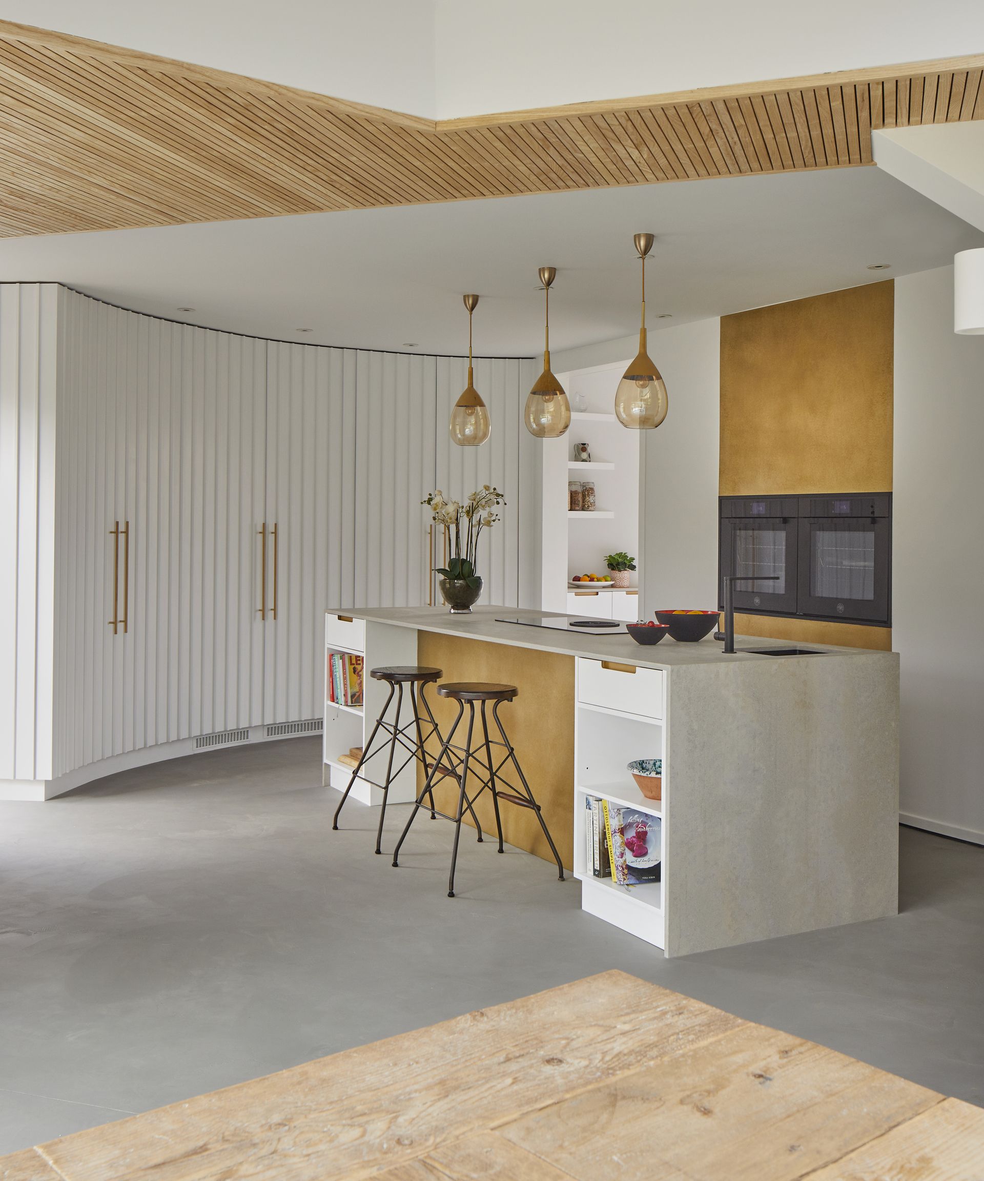 Tour two converted grain silos in the English countryside Livingetc