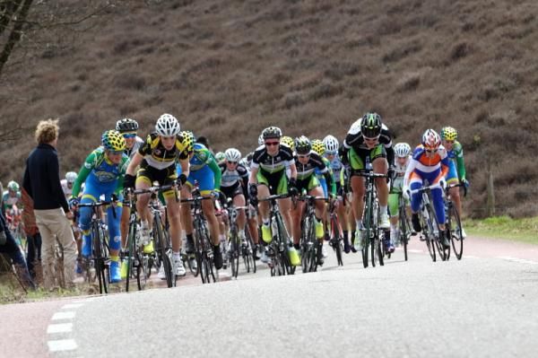Claudia Hausler (GreenEDGE-AIS) tried to break away from the leaders on the Posbank climb