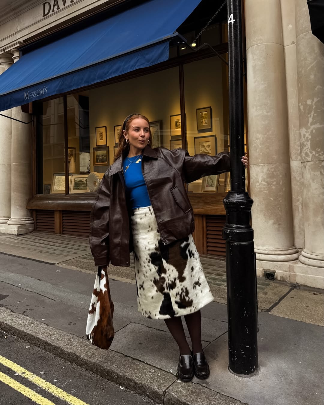 2026 colour combinations: Influencer Rebecca Ferraz Wyatt wearing chocolate brown and royal blue