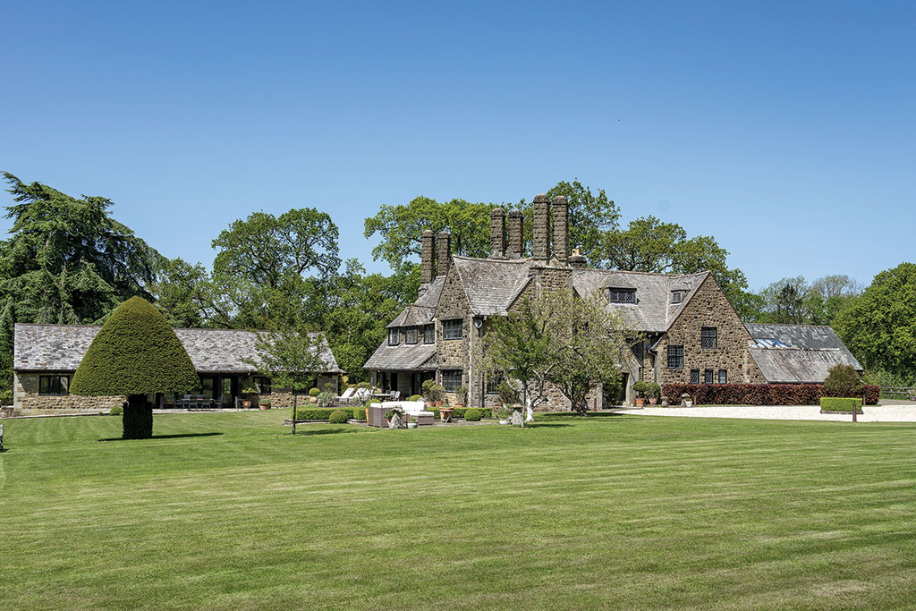 House for sale with an indoor gym: Winterfield, Melbury Abbas, Dorset