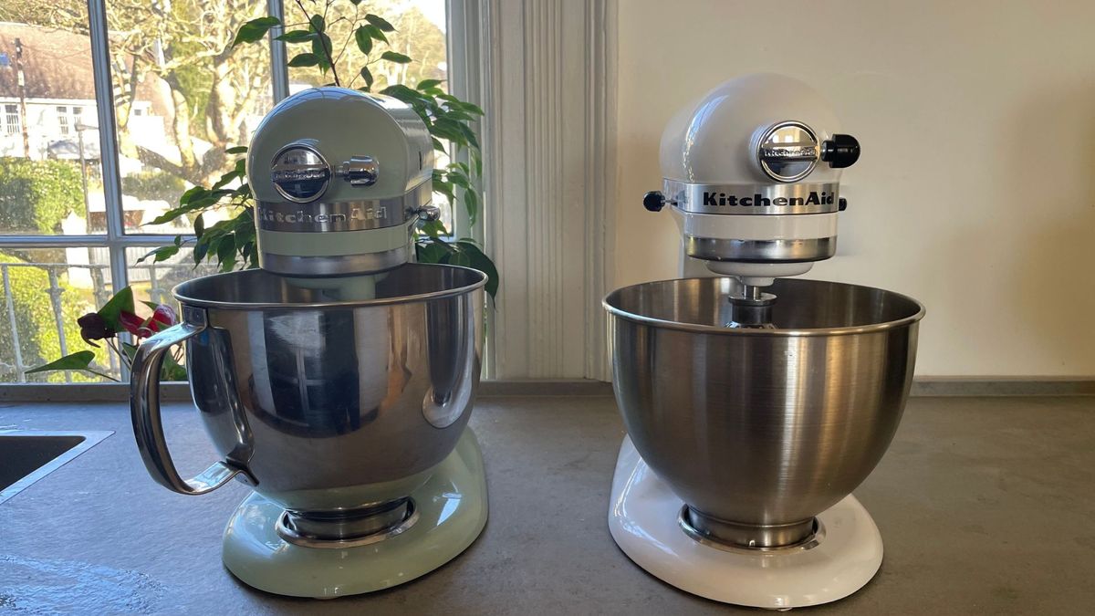 Vous avez demandé : « quelle est la différence entre un KitchenAid Artisan et un Classic ? » C'est simple, mais important à comprendre