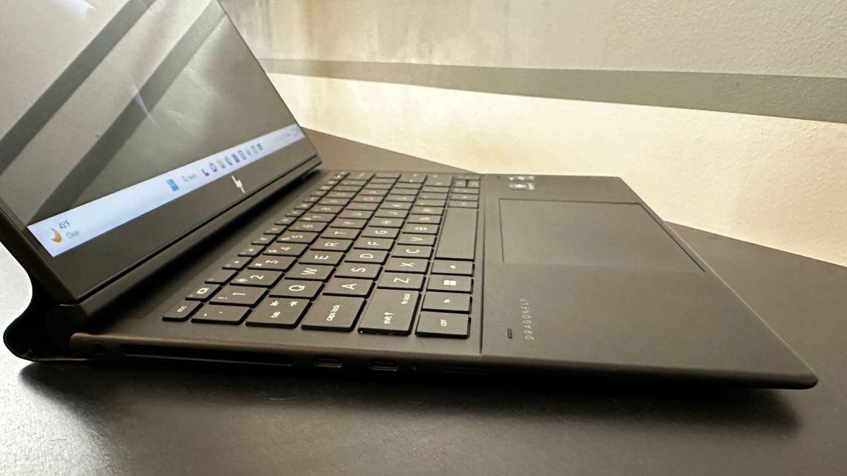 HP Dragonfly Folio G3