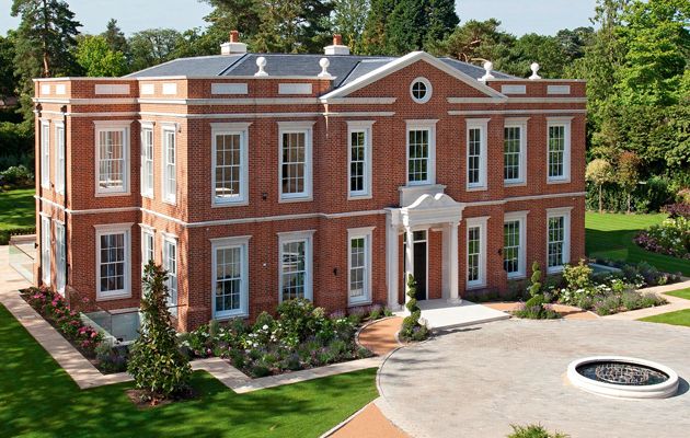 Built of classical red brick, Crossacres, on the Wentworth Estate’s North Drive, offers everything a businessman could desire