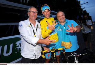 Giuseppe Martinelli, Vincenzo Nibali and Paolo Slongo celebrate the win