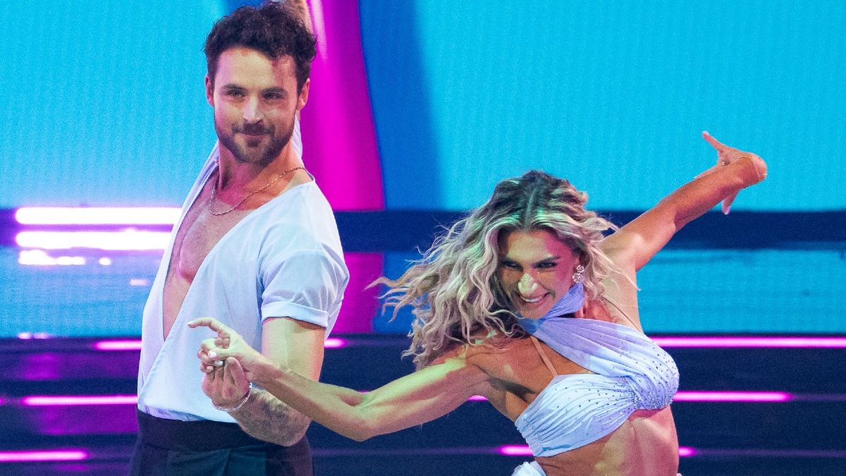 Boston Rob Didnt Hold Back His One Complaint About Dylan Efrons First Performance On Dancing With The Stars