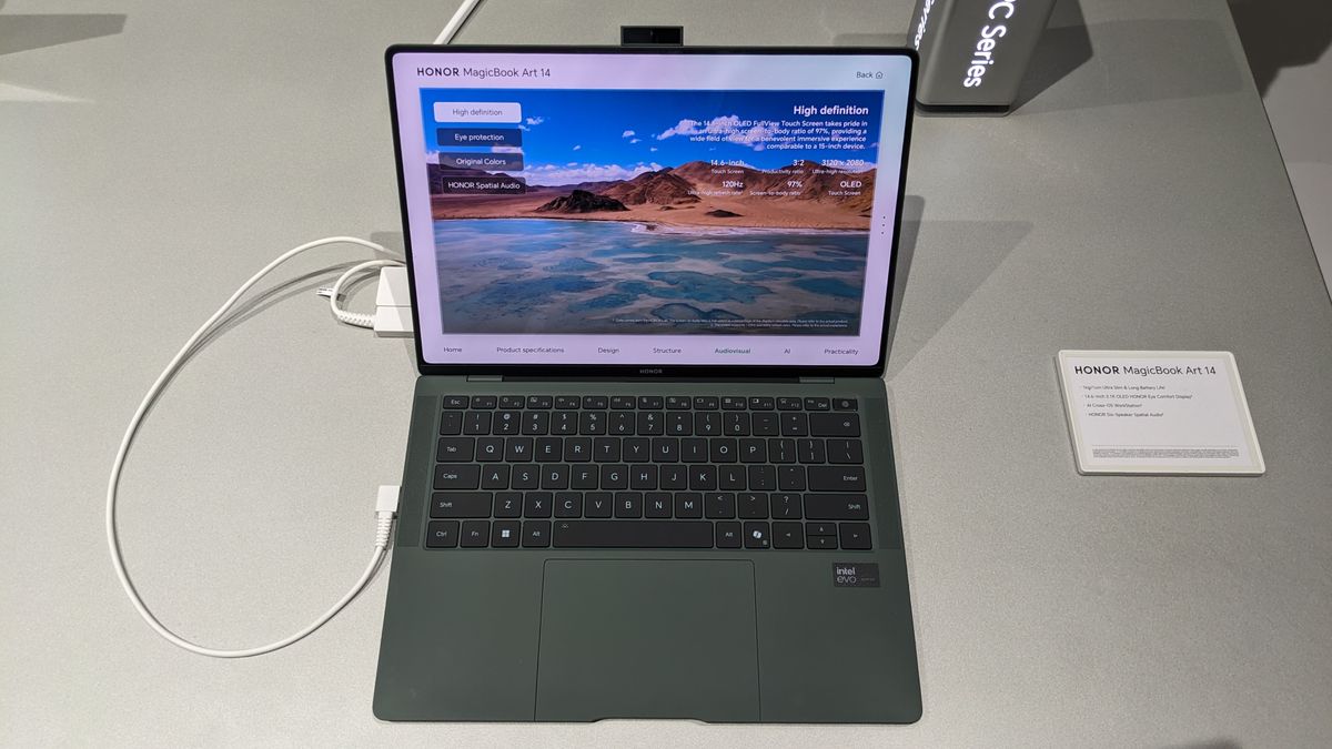 Honor MagicBook Art 14 at IFA