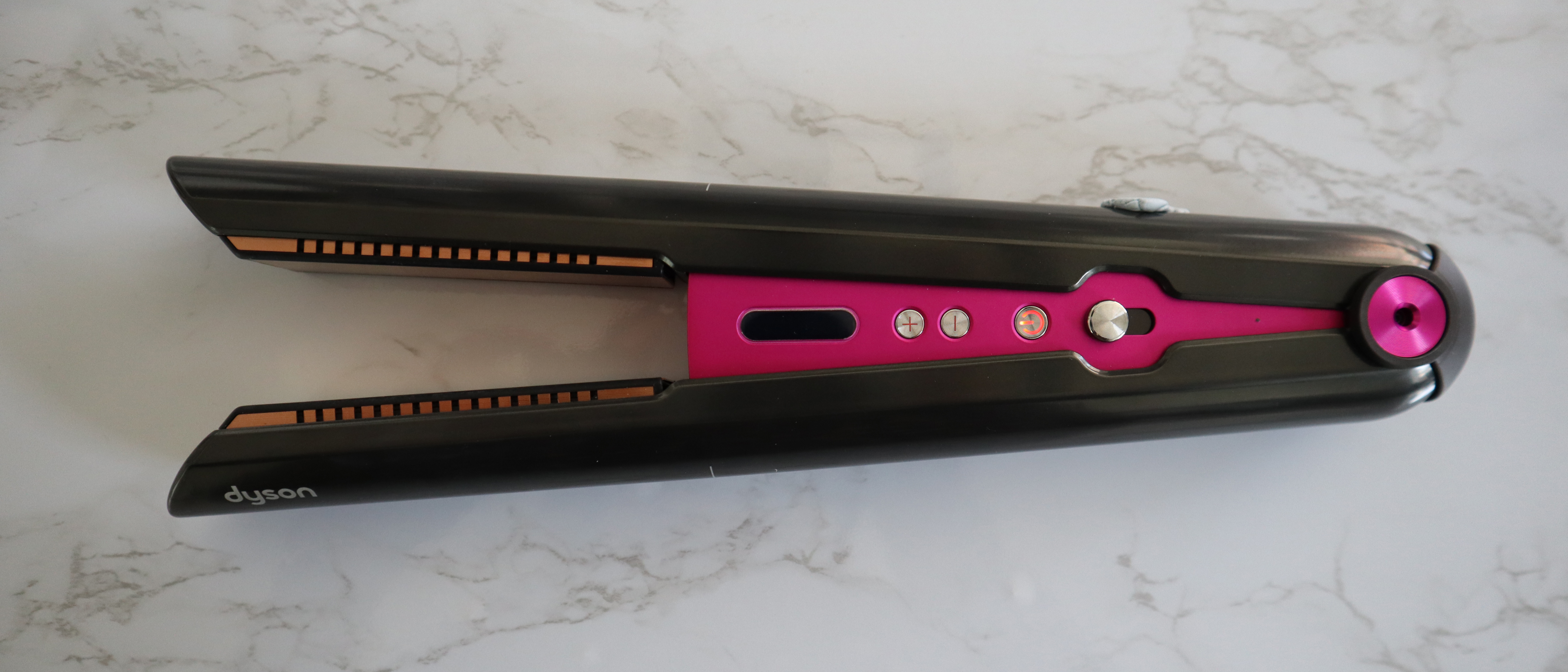 Product Overview: How the Dyson Corrale Straightener's Flexing Plates Cause  Less Damage to Your Hair