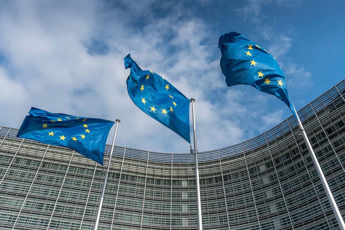 Oracle sovereign cloud: European Union flags at Berlaymont building of the European Commission in Brussels, Belgium