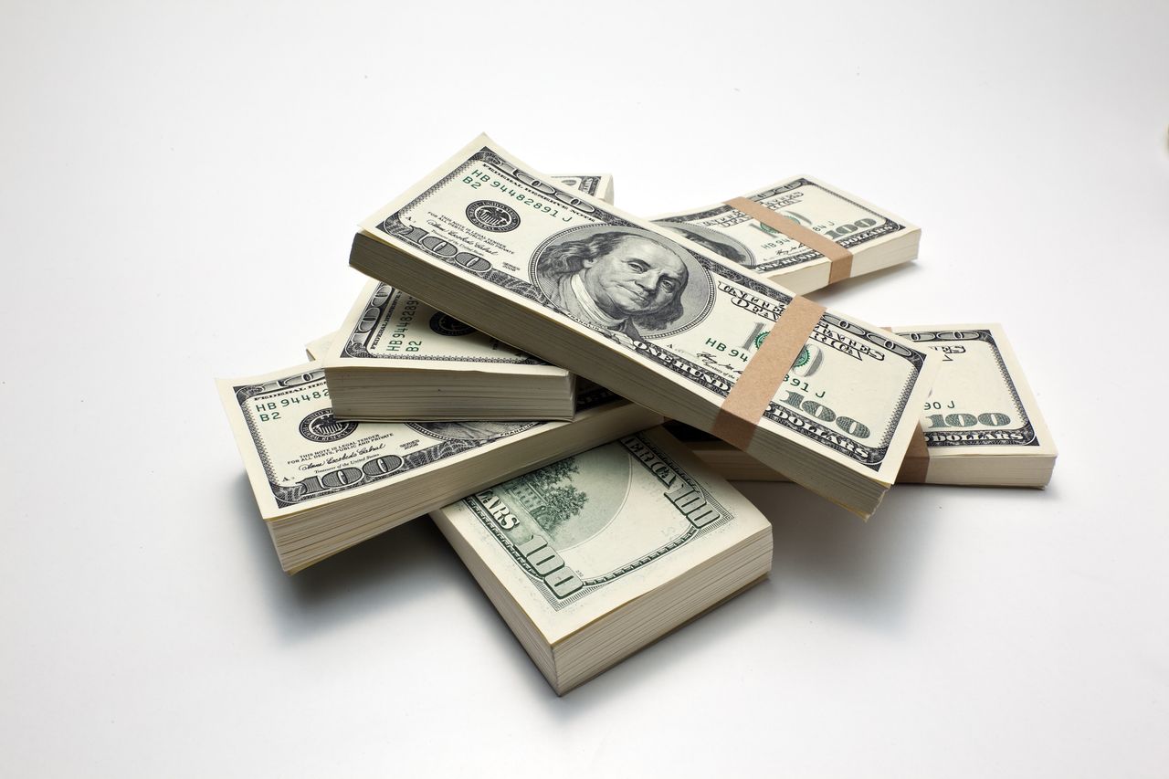 MoneyWireDaily — Trump $5,000 Dividend and $500 ACA Rebate Checks: What to Know About the Latest Promises