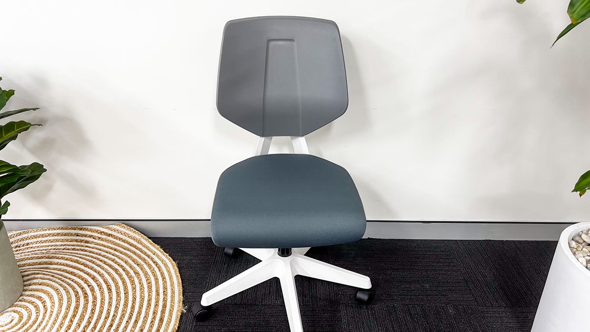 Desky Swivel 3D Tilt office chair review an entrylevel chair that encourages micro movements