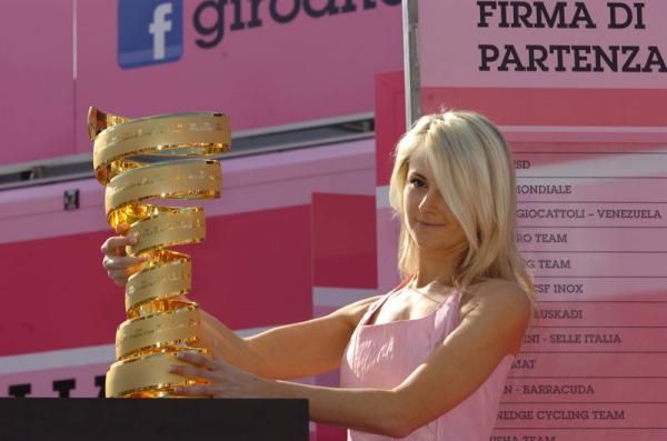 Th Giro d'Italia trophy is presented