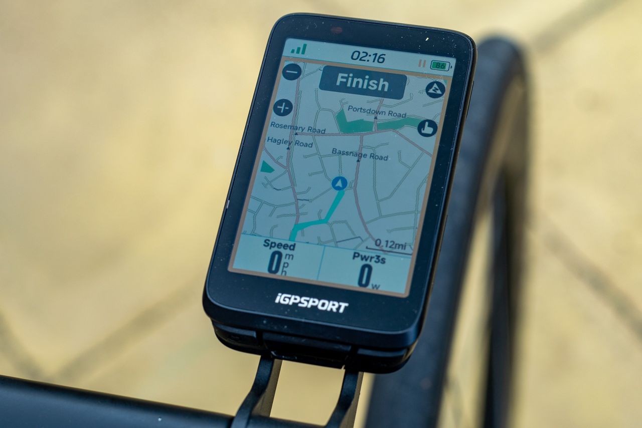 An iGPSPORT BiNavi bike computer