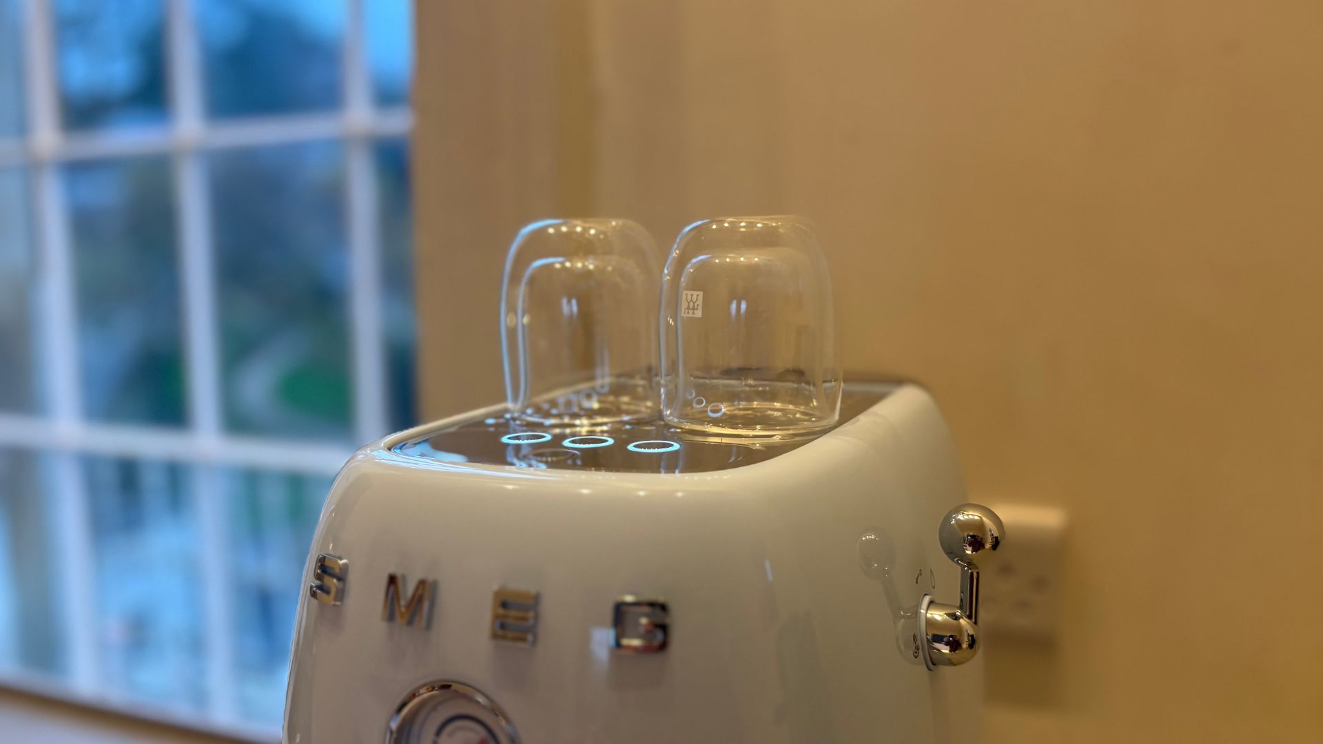 Testing the Smeg Espresso and Cold Brew Coffee Machine