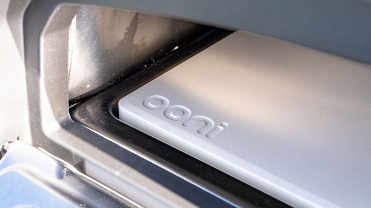 Ooni Karu 2 pizza oven stone