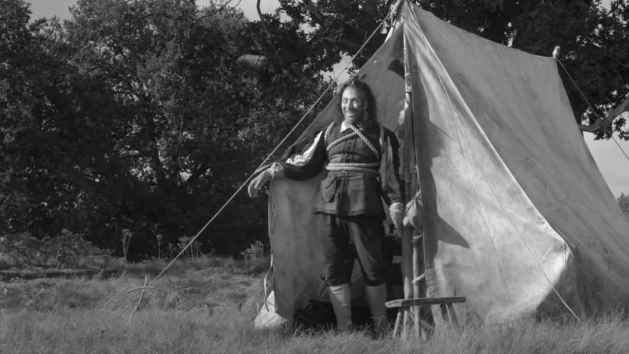 Reece Shearsmith en Un campo en Inglaterra