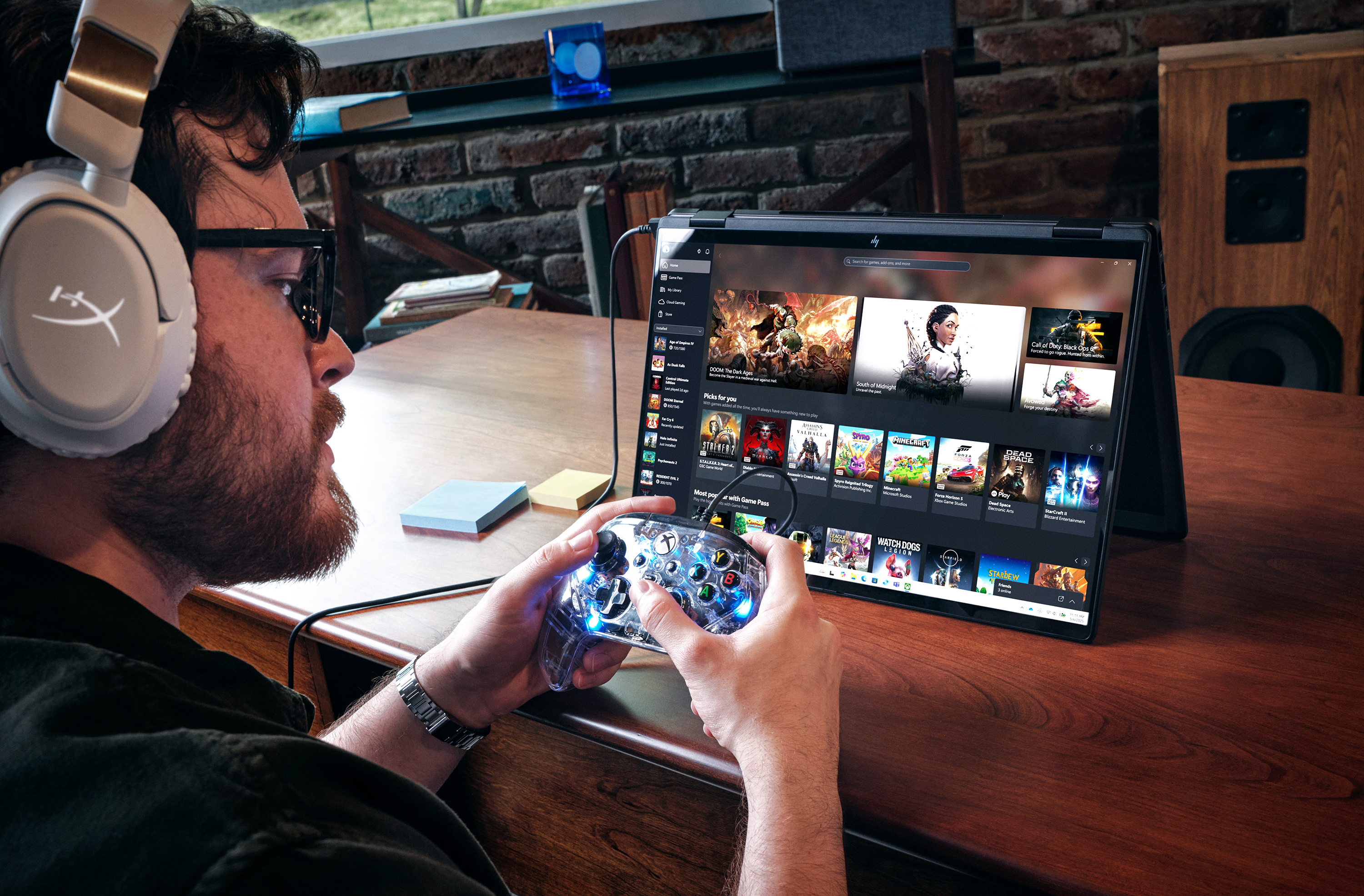 HP OmniBook x Flip 14 in tent mode for gaming.