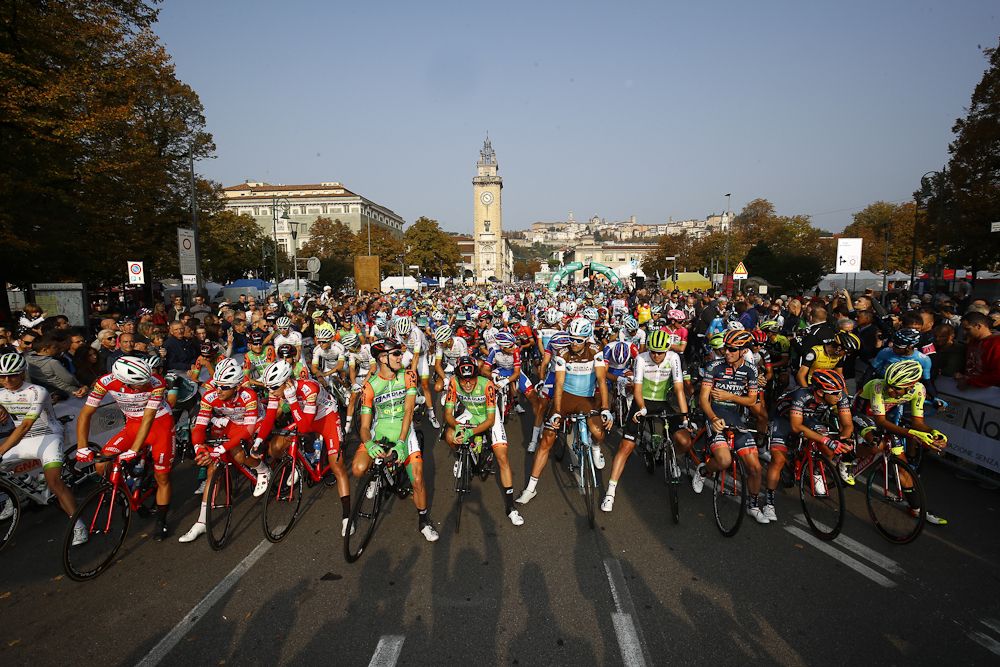 Riders are ready for the start of the 2018 Il Lombardia