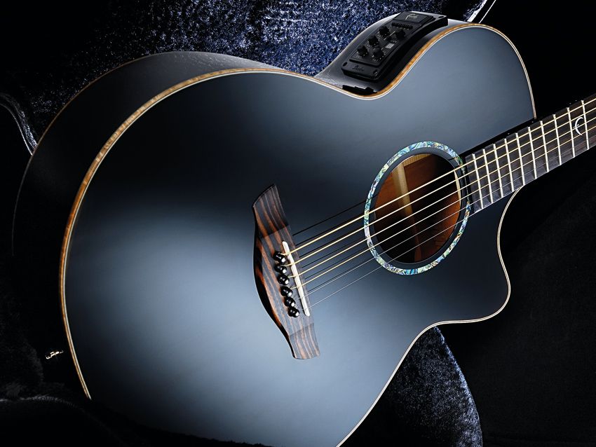 The Eclipse's Nanoflex 6 undersaddle pickup takes a signal from each individual string.