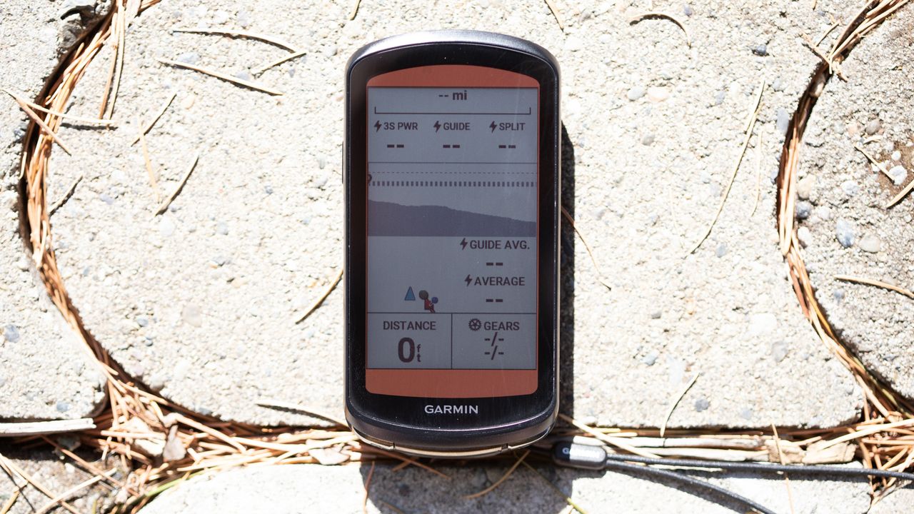 Garmin Edge 1040 Solar power pacing ride screen
