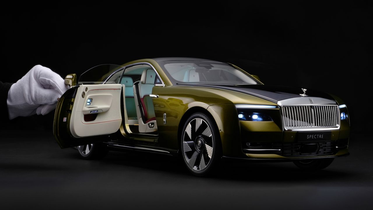 Rolls-Royce Spectre model