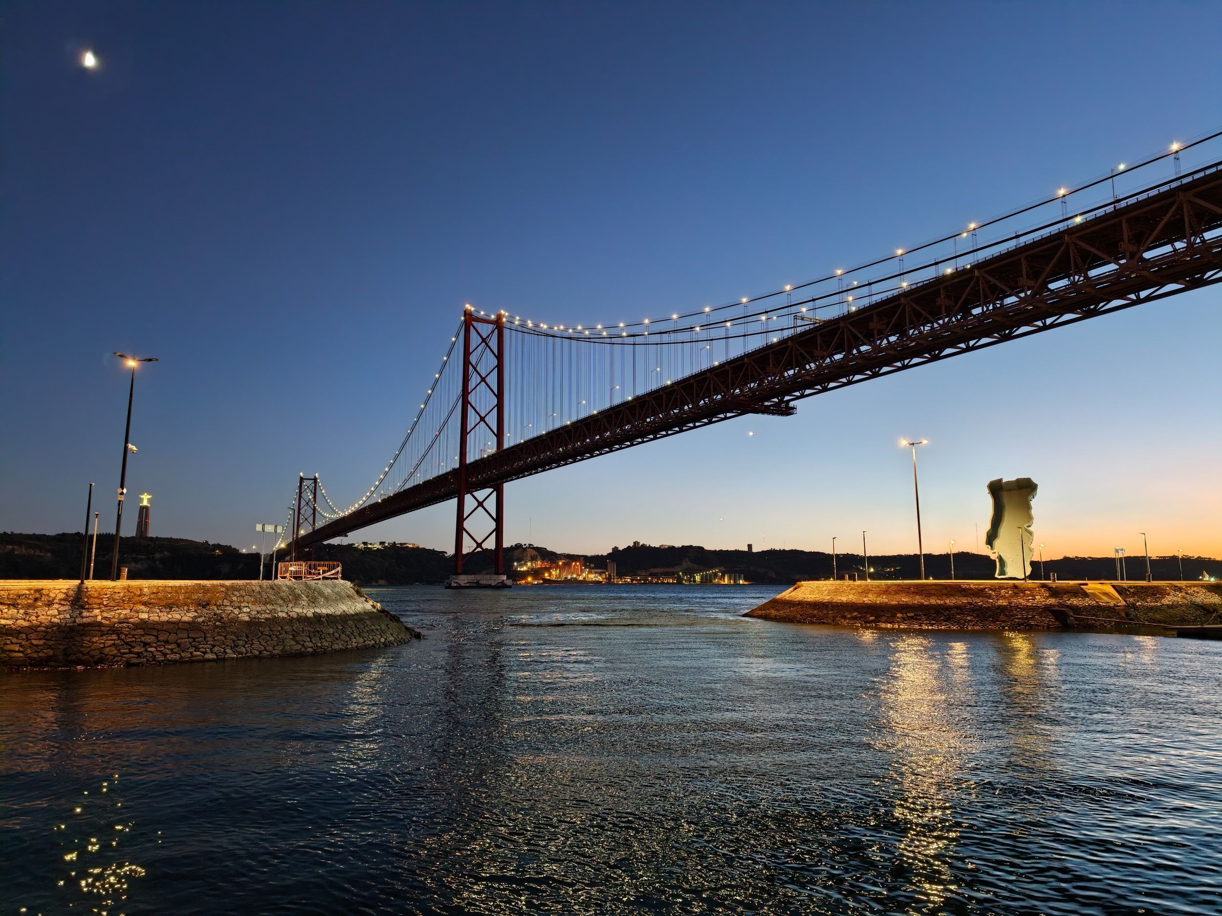 Oppo Find X10 Pro Max image sample gallery: a bridge over a body of water at last light