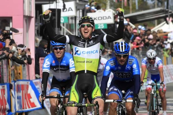 Matt Goss (Orica-GreenEdge) wins stage 3 of the Giro d'Italia.