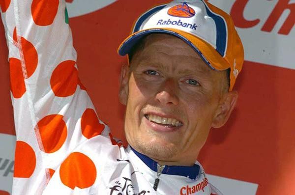 Michael Rasmussen (Rabobank) salutes in the polka dotted jersey
