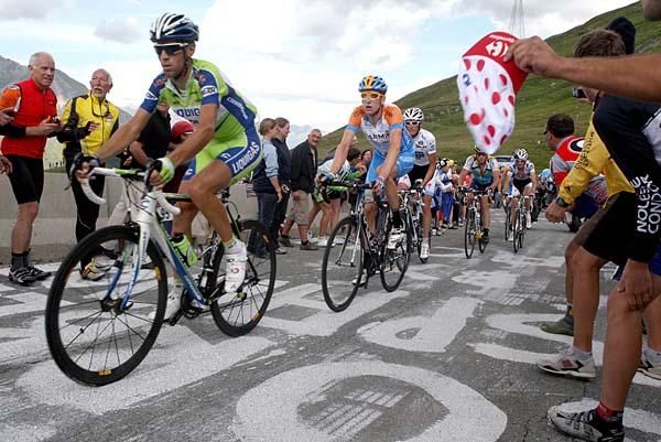 Vincenzo Nibali (Liquigas) climbs in a small group.