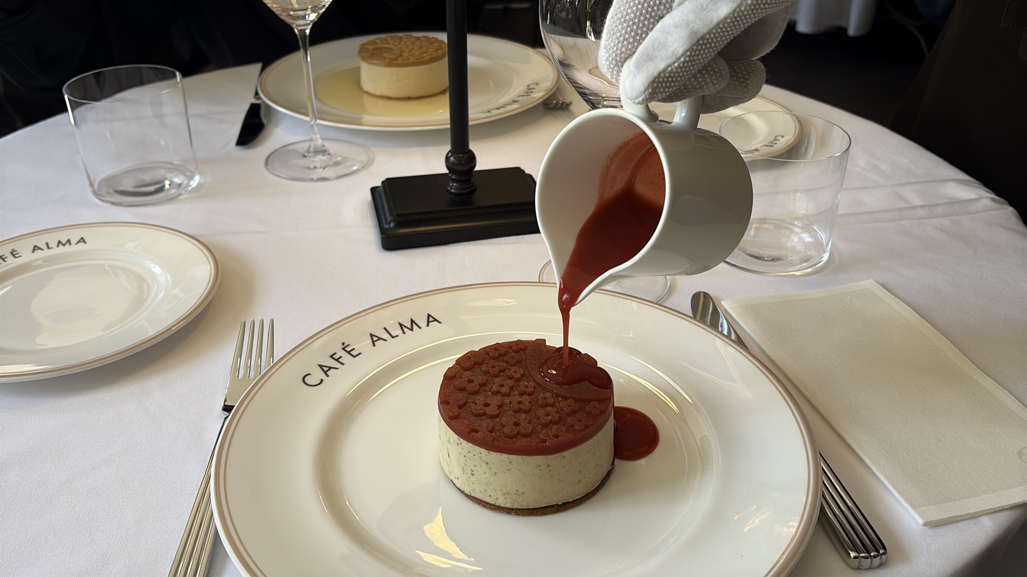 louis vuitton hotel london pop-up