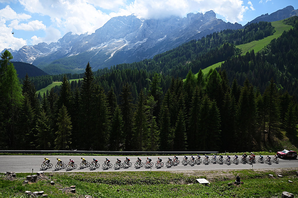 ALLEGHE, ITALY - MAY 29: A general view of Jonas Vingegaard of Denmark and Team Visma | Lease a Bike - Pink Leader Jersey, Egan Bernal of Colombia and Netcompany INEOS Cycling Team, Afonso Eulalio of Portugal and Team Bahrain - Victorious - White Best Young Rider Jersey and the peloton compete climbing to the Forcella Staulanza (1763m) during the 109th Giro d&amp;amp;apos;Italia 2026, Stage 19 a 151km stage from Feltre to Alleghe - Piani di Pezze 1467m / #UCIWT / on May 29, 2026 in Alleghe, Italy. (Photo by Dario Belingheri/Getty Images)