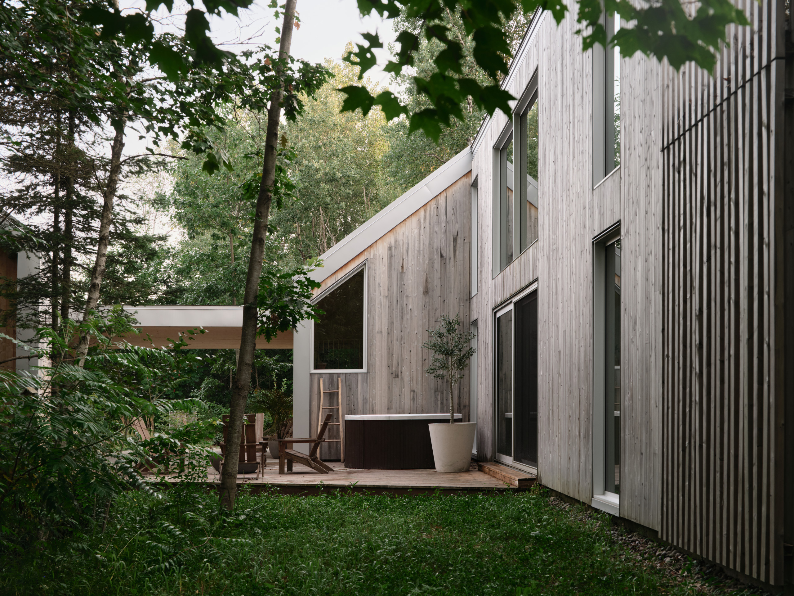 The cedar clad La Grande Forge by KEVLAR Habitation in Trois-Rivi&amp;egrave;res, Quebec