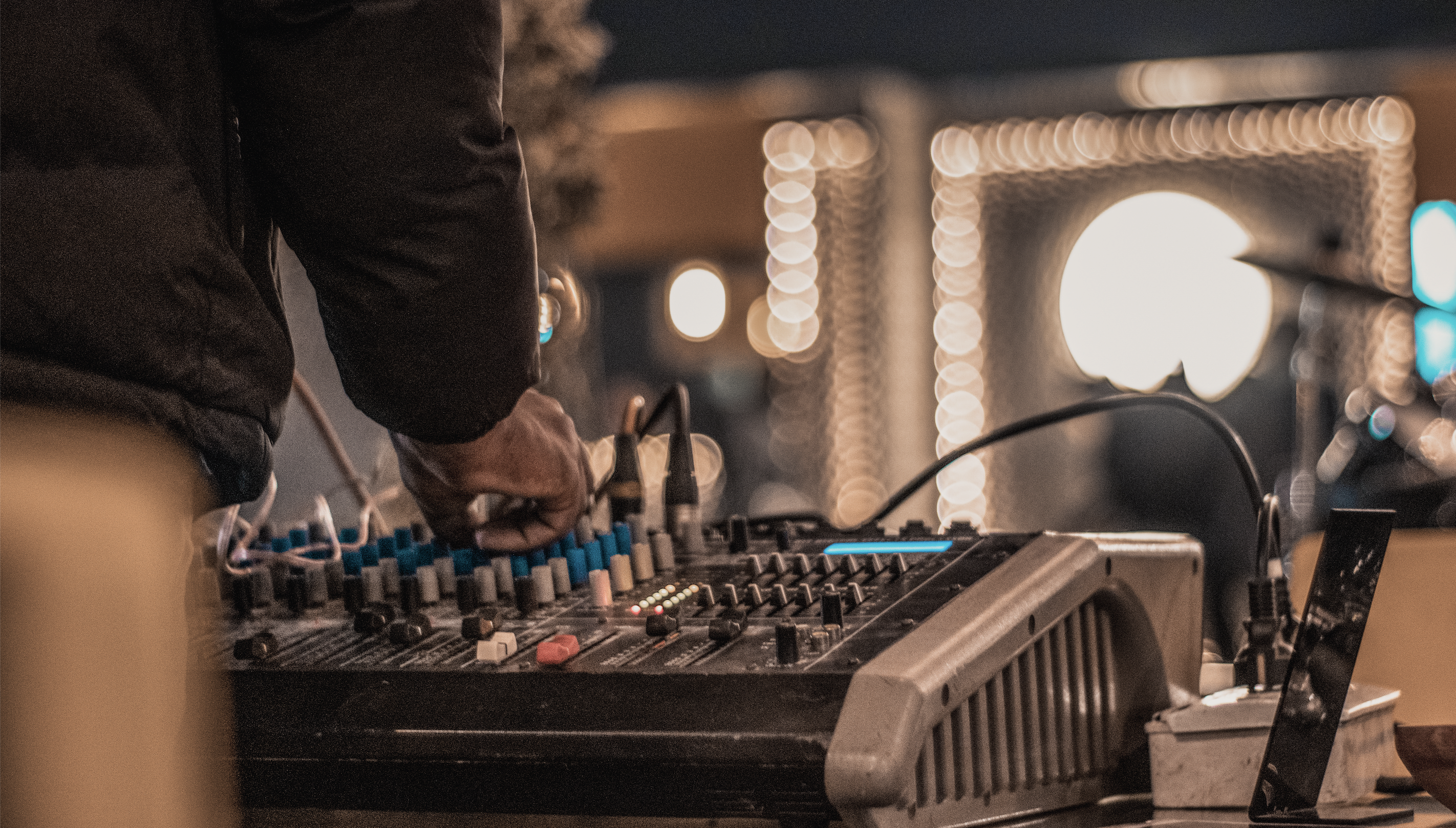 10 honest live soundcheck tips for musicians from a sound engineer
