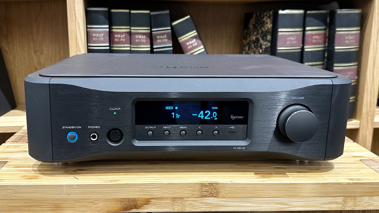 Esoteric N-05XE streaming preamp