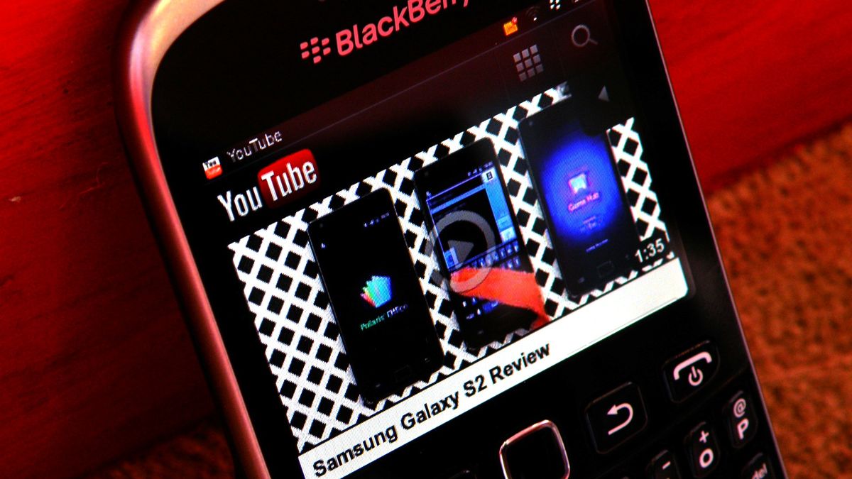 Credits roll for YouTube on BlackBerry OS 7? TechRadar