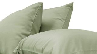best cooling sheets: cariloha bamboo bed sheets