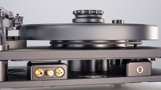 SME Model 20 Mk 2/Series V turntable side view showing detail of platter