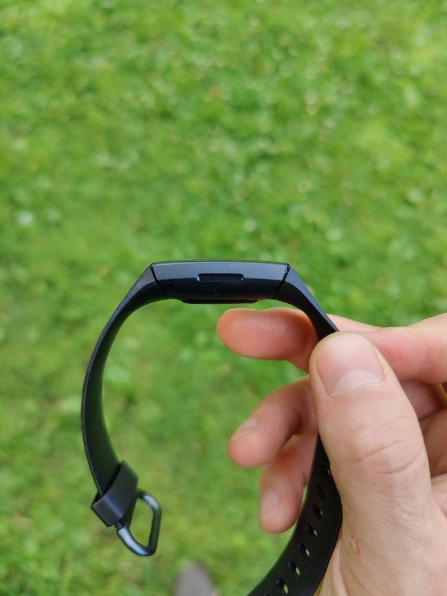 Fitbit confirms Charge 4 band defect affecting "a small number of users