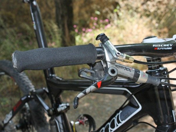 Frischknecht prefers to place his hands on foam grips while managing the new SRAM XX controls.