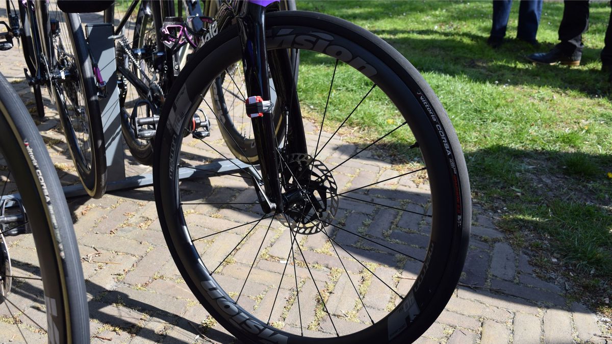 The tubeless setup utlised Vision Metron 40 wheels