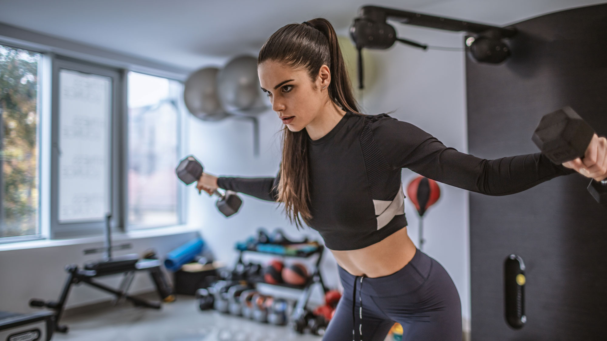 I did 100 reverse flyes every day for a week — here's what happened to my body