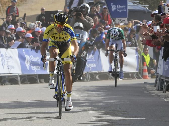 Alberto Contador (Tinkoff-Saxo) drops Rui Costa on the way to the finish