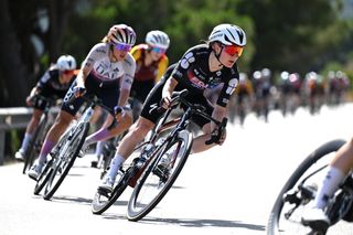 FDJ United-SUEZ score victory in Kate Courtney's first race as Van Agt takes first pro win