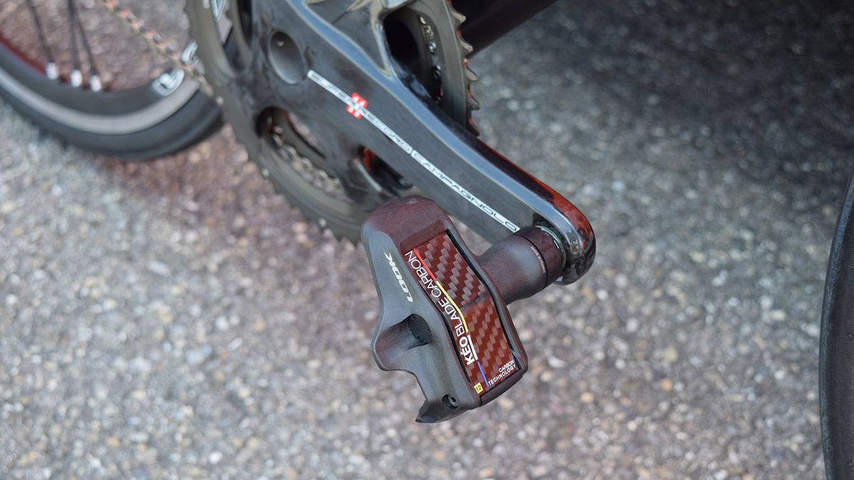 Cunego uses Look Keo Blade Carbon pedals